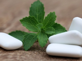 Жевательная резинка при изжоге: да или нет?