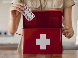 Какие лекарства взять в отпуск – собираем дорожную аптечку